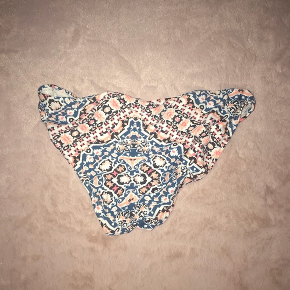 Bathing Suit Set - Picture 5 of 8